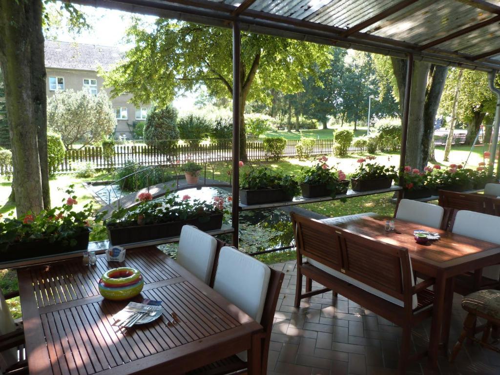 Landhaus Dargelin Hotel Behrenhoff ภายนอก รูปภาพ