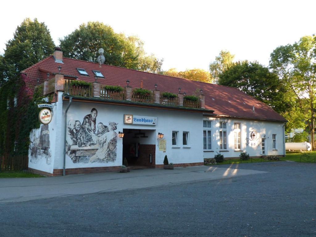 Landhaus Dargelin Hotel Behrenhoff ภายนอก รูปภาพ